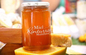 01/04 – Kinturray: La miel que surgió por la crisis y hoy cosecha premios por todo el país